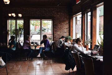 5 raisons de travailler dans un café